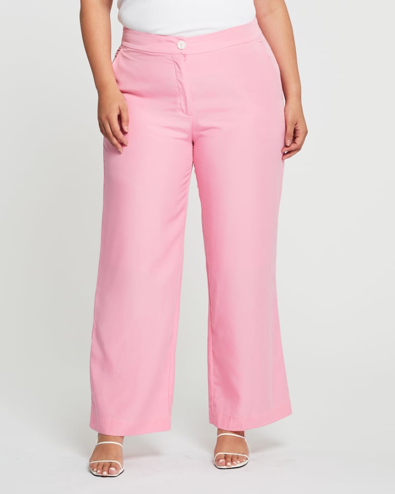 Front of a model wearing a size 4X Bastia Pant in Blush by Estelle. | dia_product_style_image_id:264405